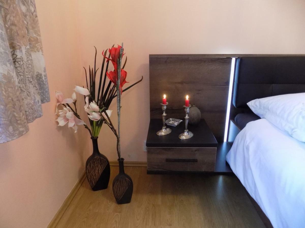 Landhaus Florian Apartment Rovensko pod Troskami Luaran gambar