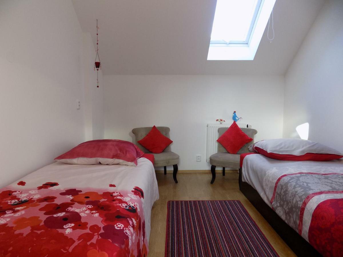 Landhaus Florian Apartment Rovensko pod Troskami Luaran gambar