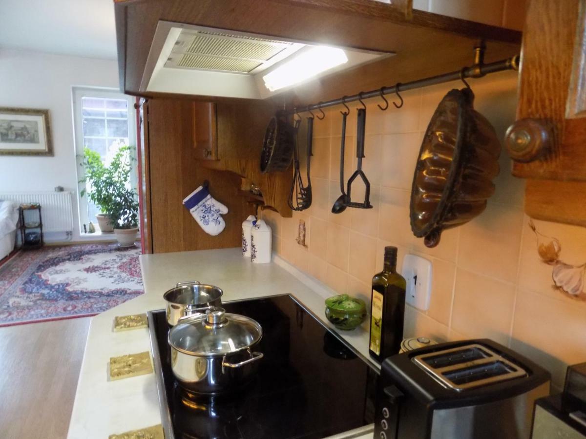 Landhaus Florian Apartment Rovensko pod Troskami Luaran gambar