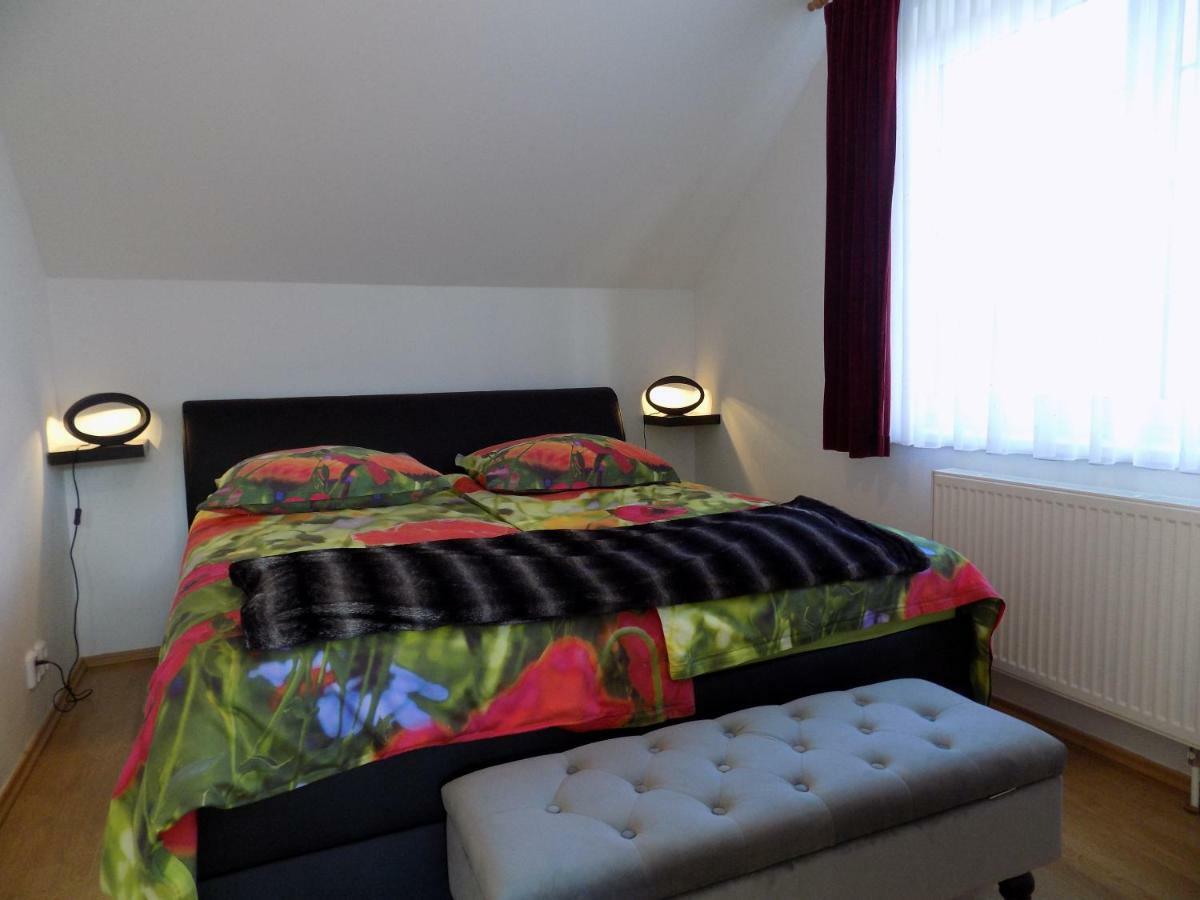 Landhaus Florian Apartment Rovensko pod Troskami Luaran gambar