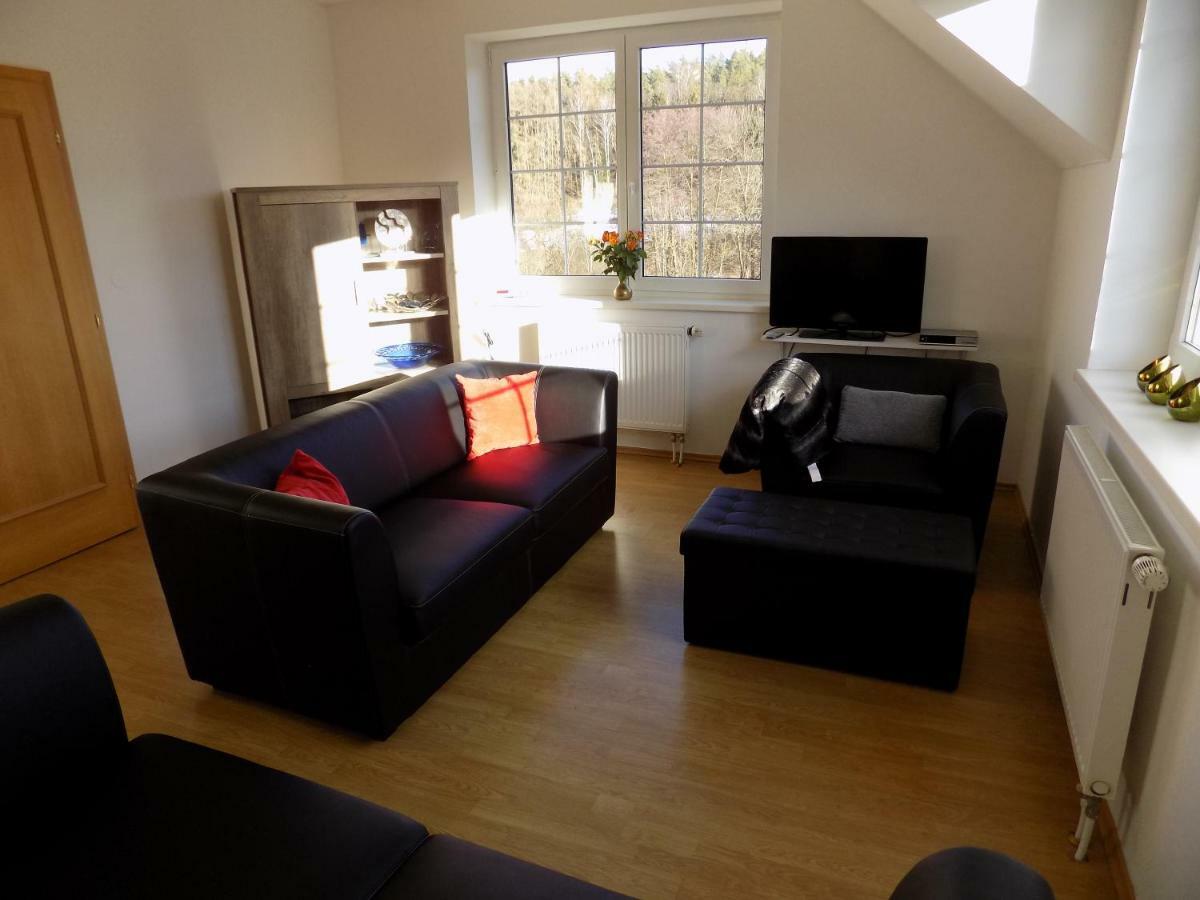 Landhaus Florian Apartment Rovensko pod Troskami Luaran gambar