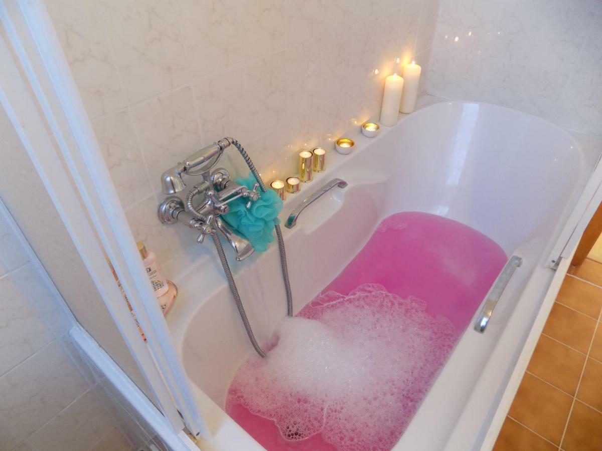 Landhaus Florian Apartment Rovensko pod Troskami Luaran gambar